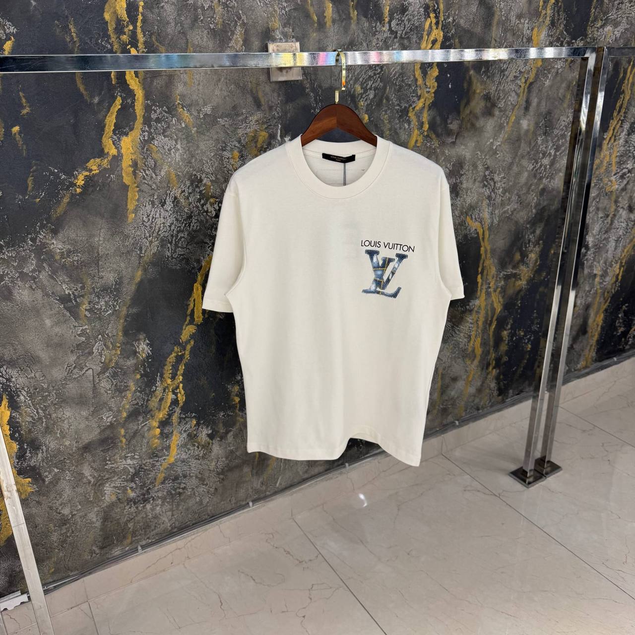 T-SHIRT LV