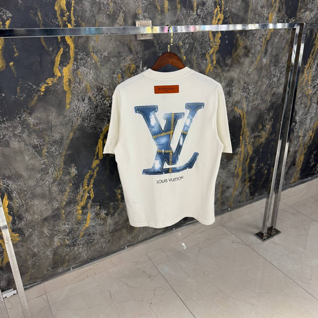T-SHIRT LV