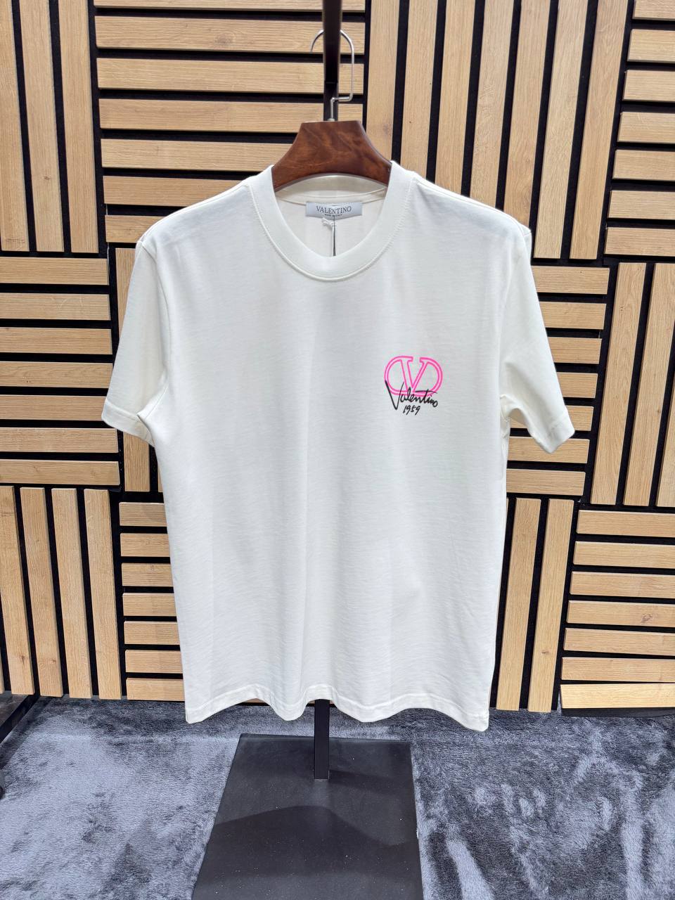 T-SHIRT VALENTINO