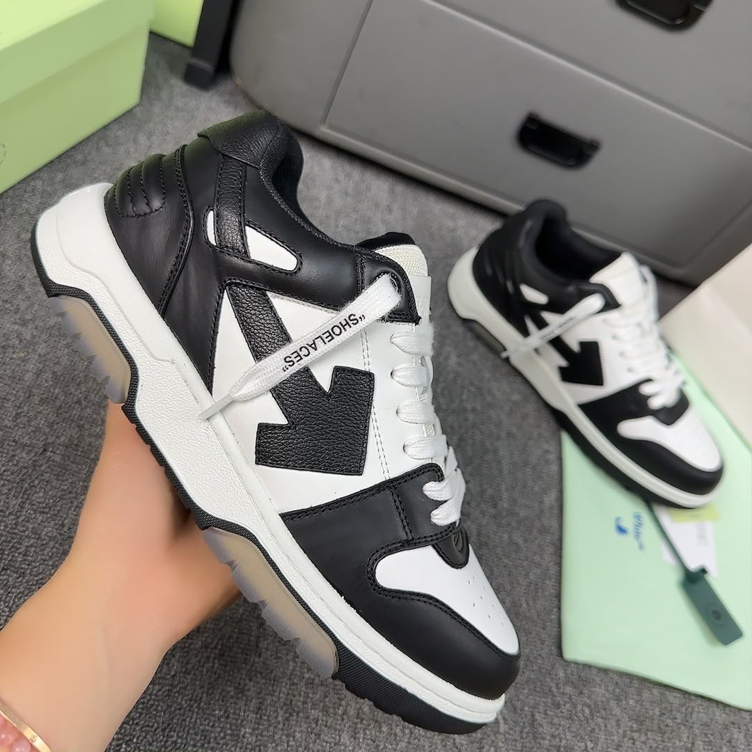 SNEAKERS OFF WHITE