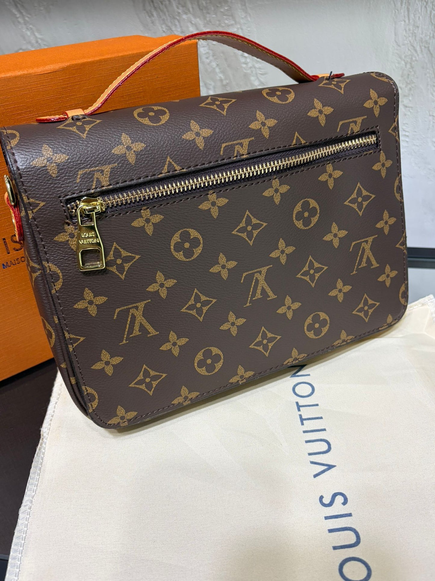 BORSA LV