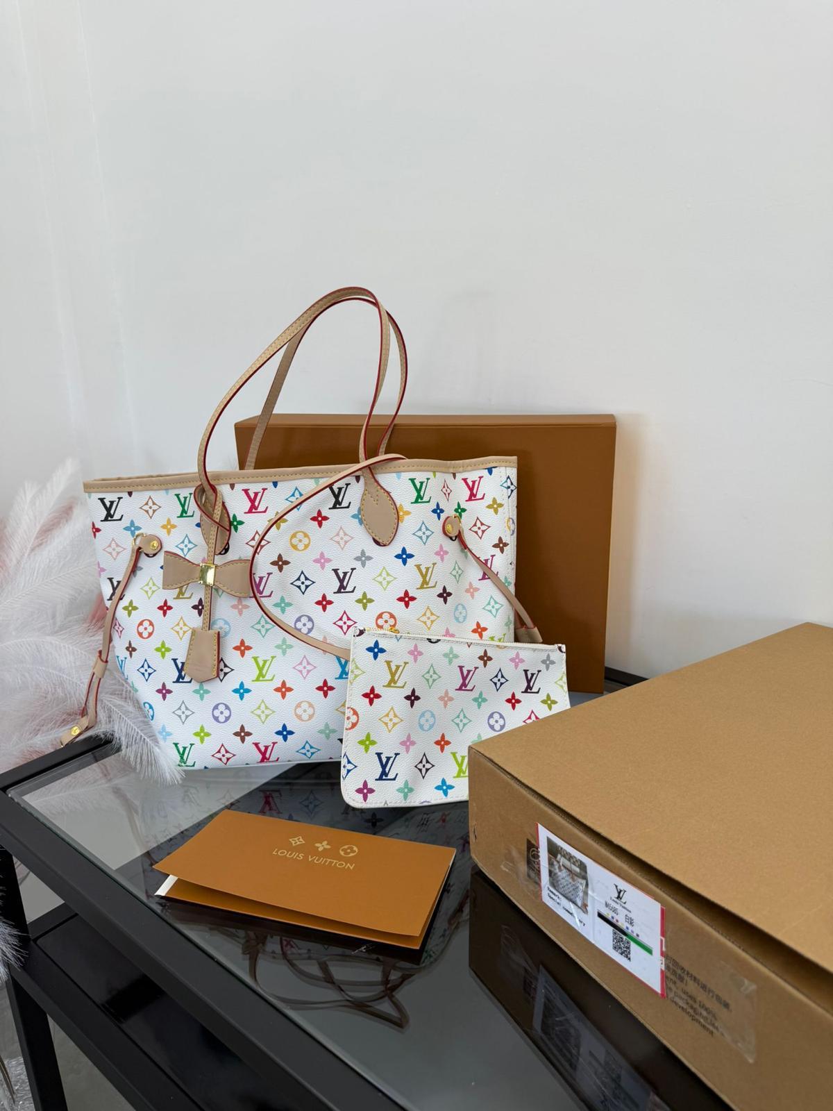 BORSA + POCHETTE LV