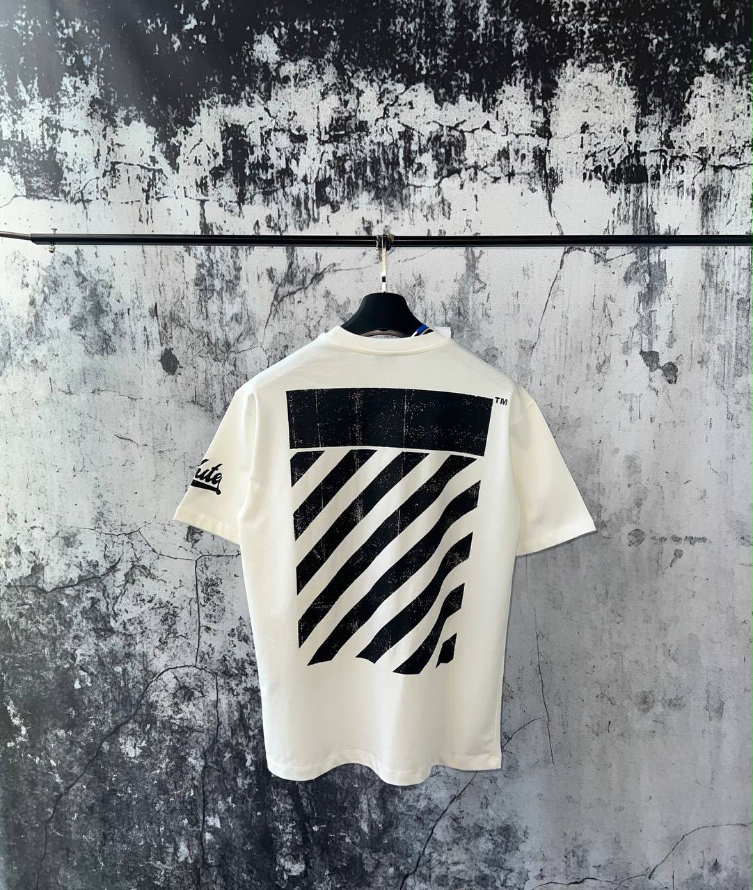 T-SHIRT OFF WHITE