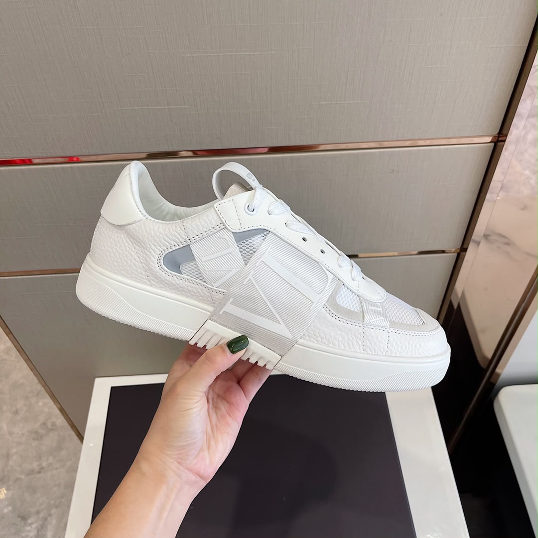 VALENTINO SNEAKERS