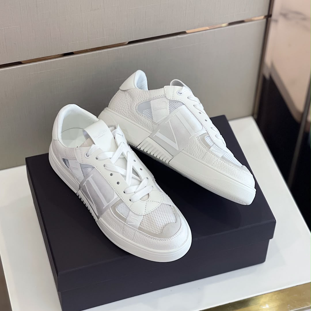 VALENTINO SNEAKERS